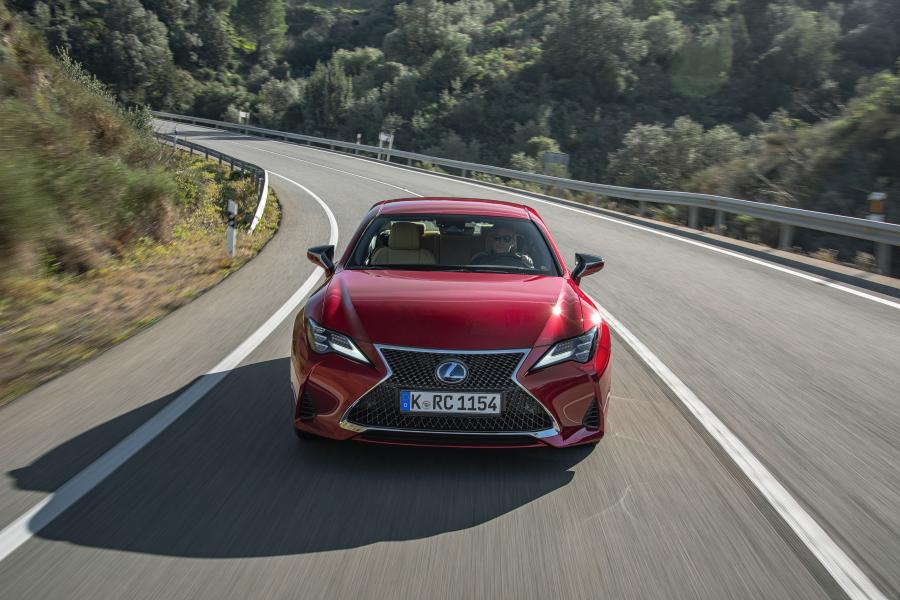  Lexus RC300h 2018 года  (WW) (фото 31 из 139)